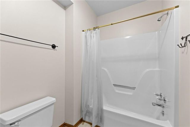 1152 N 1100 Road, Lawrence, KS 66047