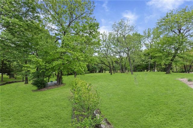 1152 N 1100 Road, Lawrence, KS 66047