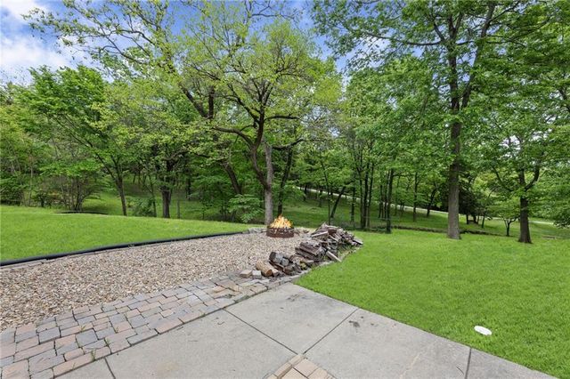 1152 N 1100 Road, Lawrence, KS 66047