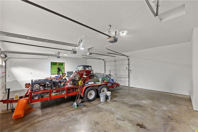 1152 N 1100 Road, Lawrence, KS 66047