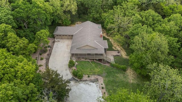 1152 N 1100 Road, Lawrence, KS 66047