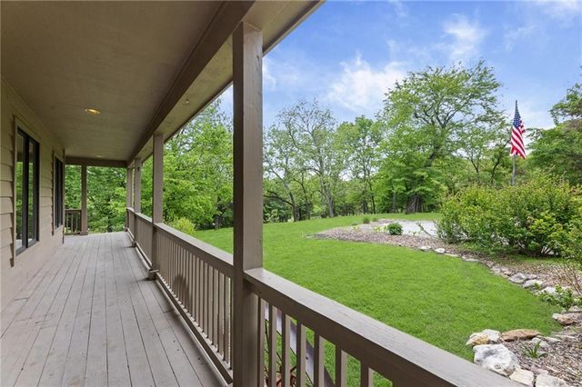 1152 N 1100 Road, Lawrence, KS 66047