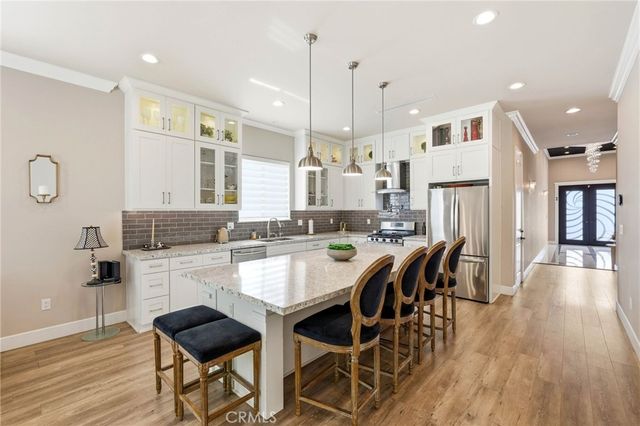 6450 Teesdale Avenue, North Hollywood, CA 91606