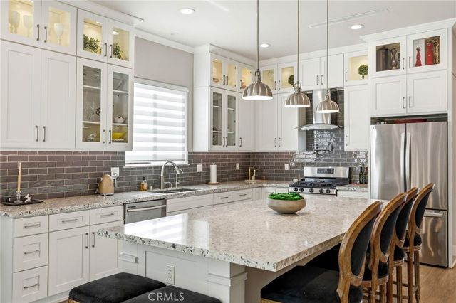 6450 Teesdale Avenue, North Hollywood, CA 91606