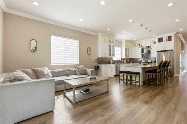 6450 Teesdale Avenue, North Hollywood, CA 91606