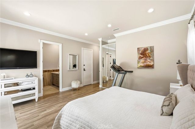 6450 Teesdale Avenue, North Hollywood, CA 91606