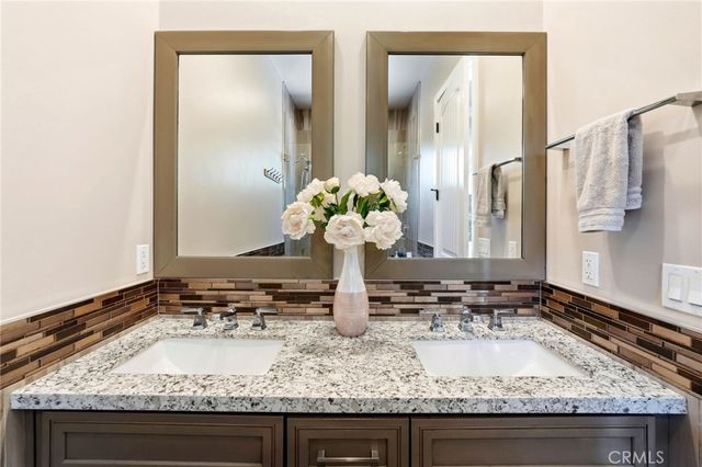 6450 Teesdale Avenue, North Hollywood, CA 91606