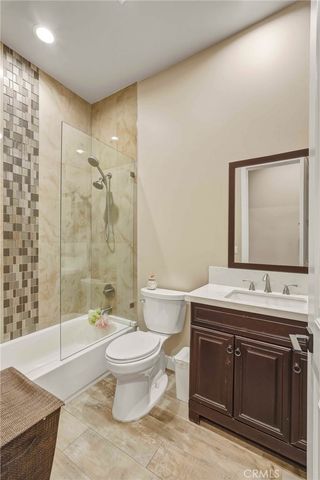 6450 Teesdale Avenue, North Hollywood, CA 91606