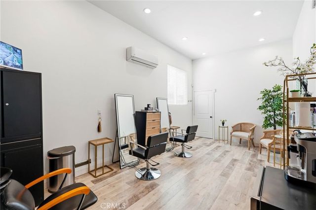 6450 Teesdale Avenue, North Hollywood, CA 91606