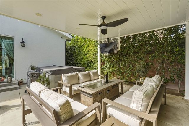 6450 Teesdale Avenue, North Hollywood, CA 91606