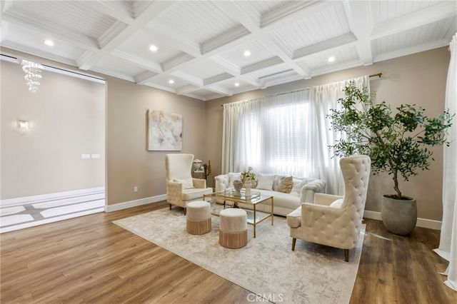 6450 Teesdale Avenue, North Hollywood, CA 91606