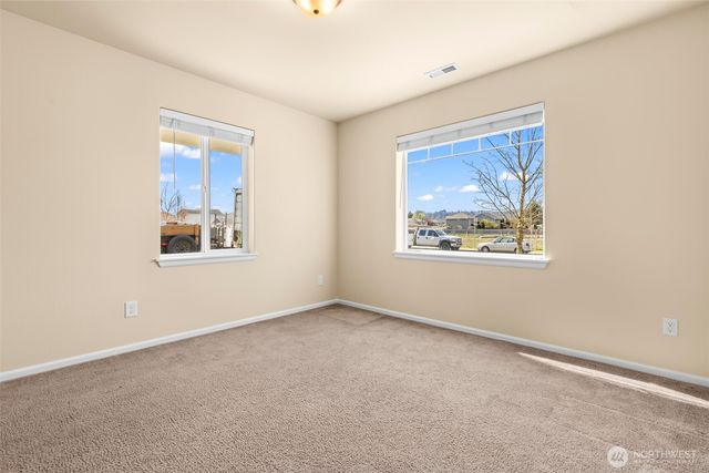 1408 Daffodil Avenue NE, Orting, WA 98360