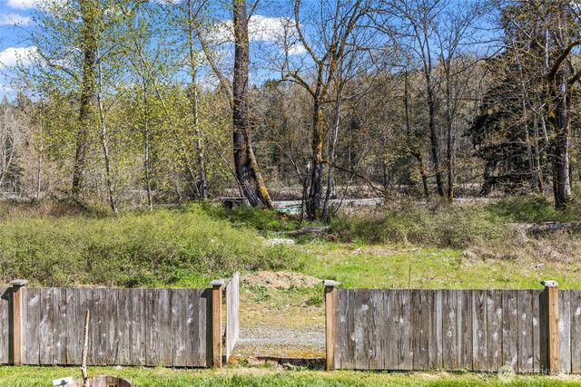 1408 Daffodil Avenue NE, Orting, WA 98360