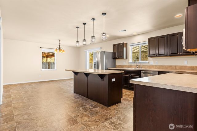 1408 Daffodil Avenue NE, Orting, WA 98360