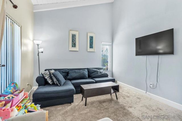 17195 W Bernardo Dr 206, San Diego, CA 92127