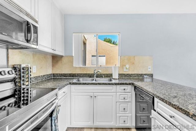 17195 W Bernardo Dr 206, San Diego, CA 92127