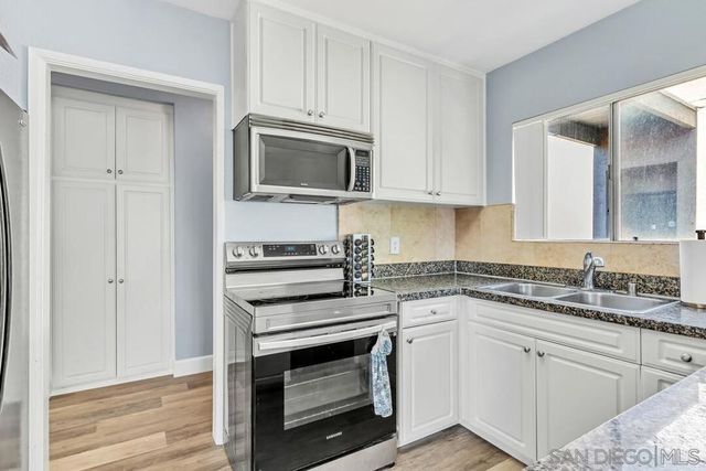 17195 W Bernardo Dr 206, San Diego, CA 92127