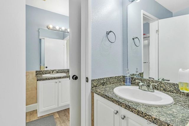 17195 W Bernardo Dr 206, San Diego, CA 92127