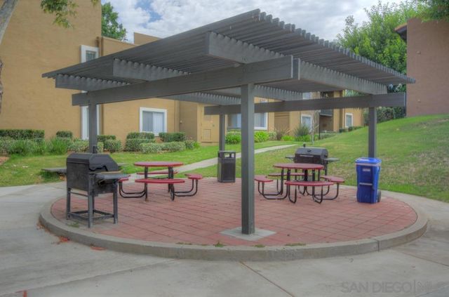 17195 W Bernardo Dr 206, San Diego, CA 92127