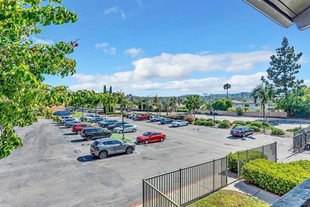 17195 W Bernardo Dr 206, San Diego, CA 92127