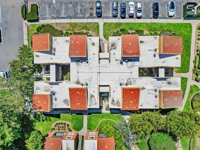 17195 W Bernardo Dr 206, San Diego, CA 92127