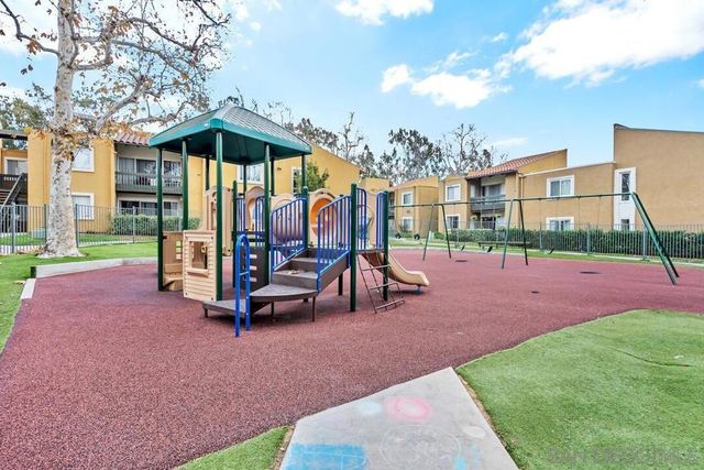 17195 W Bernardo Dr 206, San Diego, CA 92127