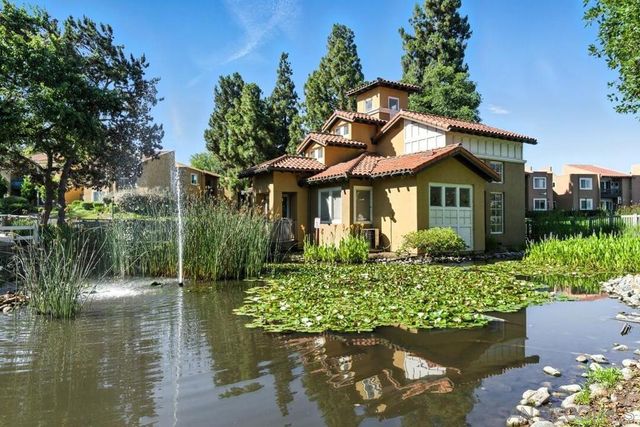 17195 W Bernardo Dr 206, San Diego, CA 92127