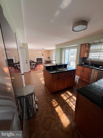 5715 BUTTERFIELD DR, Clinton, MD 20735