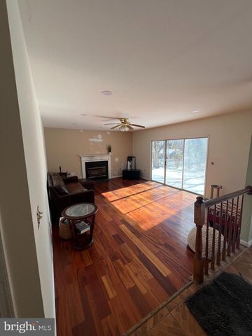 5715 BUTTERFIELD DR, Clinton, MD 20735