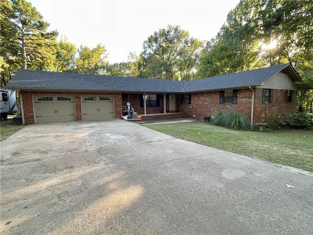 122 Royal Oaks Lane, Russellville, AR 72802