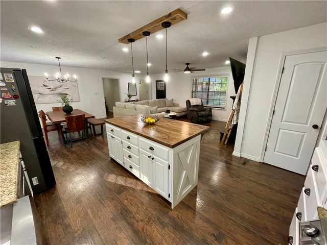 122 Royal Oaks Lane, Russellville, AR 72802