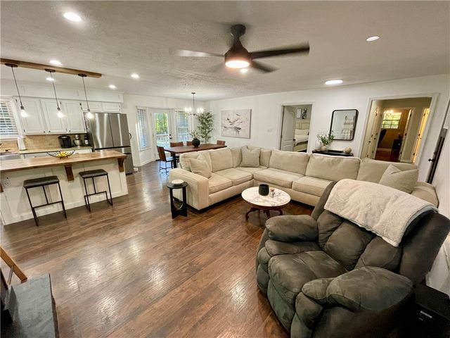 122 Royal Oaks Lane, Russellville, AR 72802