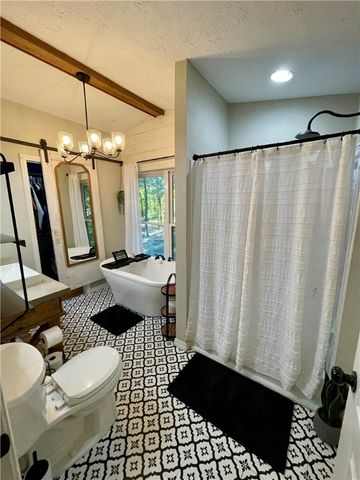 122 Royal Oaks Lane, Russellville, AR 72802