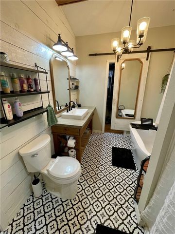 122 Royal Oaks Lane, Russellville, AR 72802