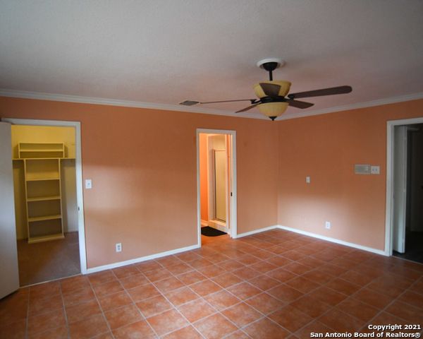 6207 Shady Brook, Windcrest, TX 78239