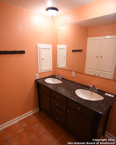 6207 Shady Brook, Windcrest, TX 78239