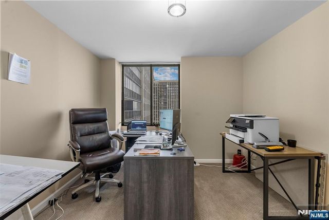 300 Winston Drive 2220, Cliffside Park, NJ 07010