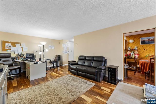 300 Winston Drive 2220, Cliffside Park, NJ 07010