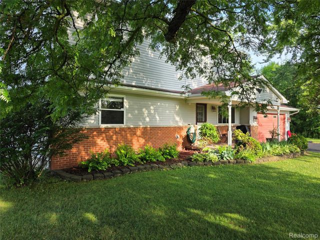 60885 Indian Trail, Ray Township, MI 48096