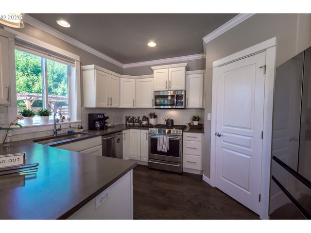 993 TYSON Ln, Eugene, OR 97404