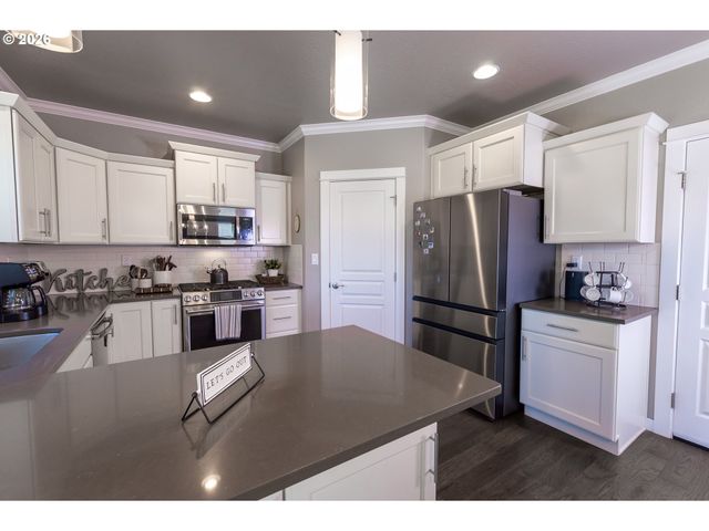 993 TYSON Ln, Eugene, OR 97404