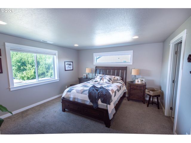 993 TYSON Ln, Eugene, OR 97404