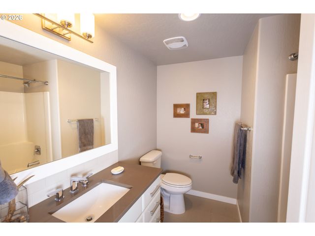 993 TYSON Ln, Eugene, OR 97404