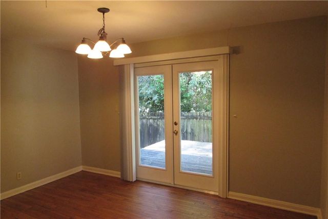 1900 Winsted LN, Austin, TX 78703
