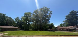 545 Greenmont Drive, Jackson, MS 39212