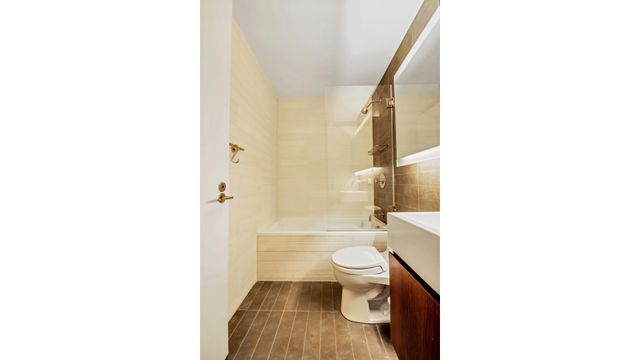 515 E 72nd St Apt 15D, New York City, NY 10021