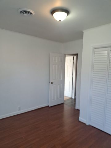 7807 Parkside Avenue, Burbank, IL 60459