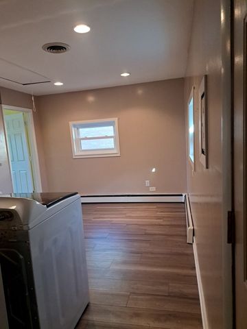 7807 Parkside Avenue, Burbank, IL 60459