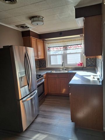 7807 Parkside Avenue, Burbank, IL 60459