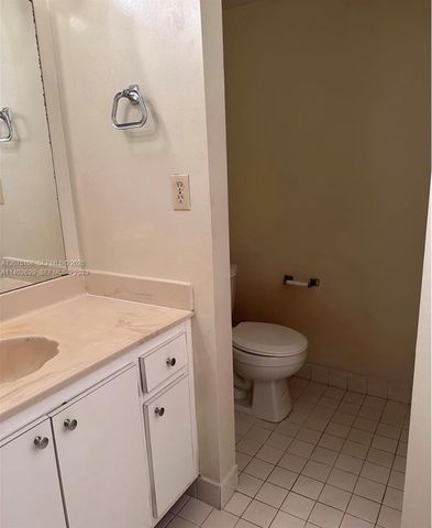 20850 San Simeon Way 603-5, Miami, FL 33179